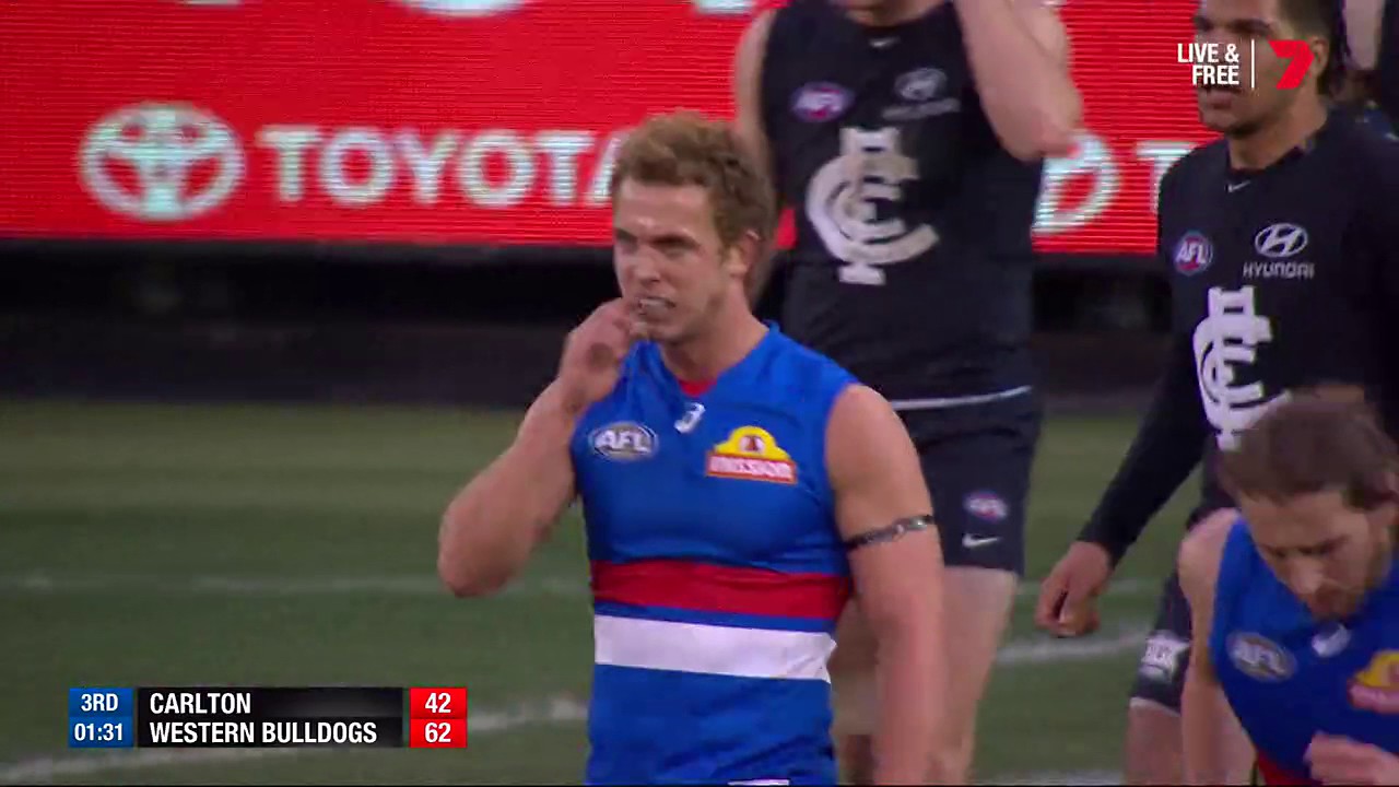 Mitch Wallisはラックワークから直接ゴール！