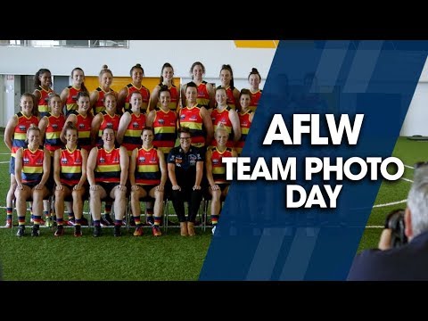 クローズAFLWのチームフォトデー