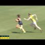 AFLW: ぎりぎり間に合ってタックル！
